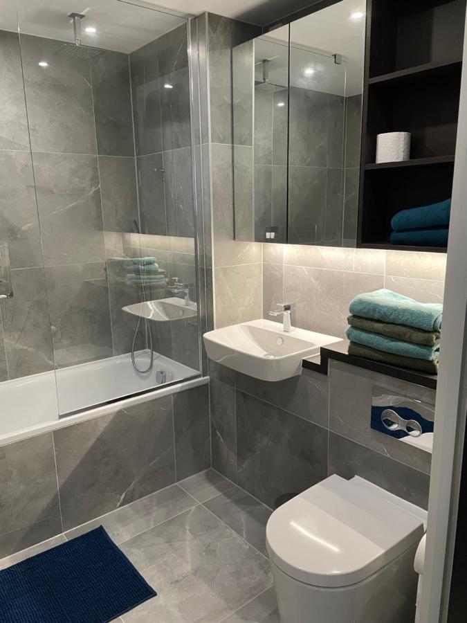 One West Point , Icon Tower Apartment ลอนดอน ภายนอก รูปภาพ