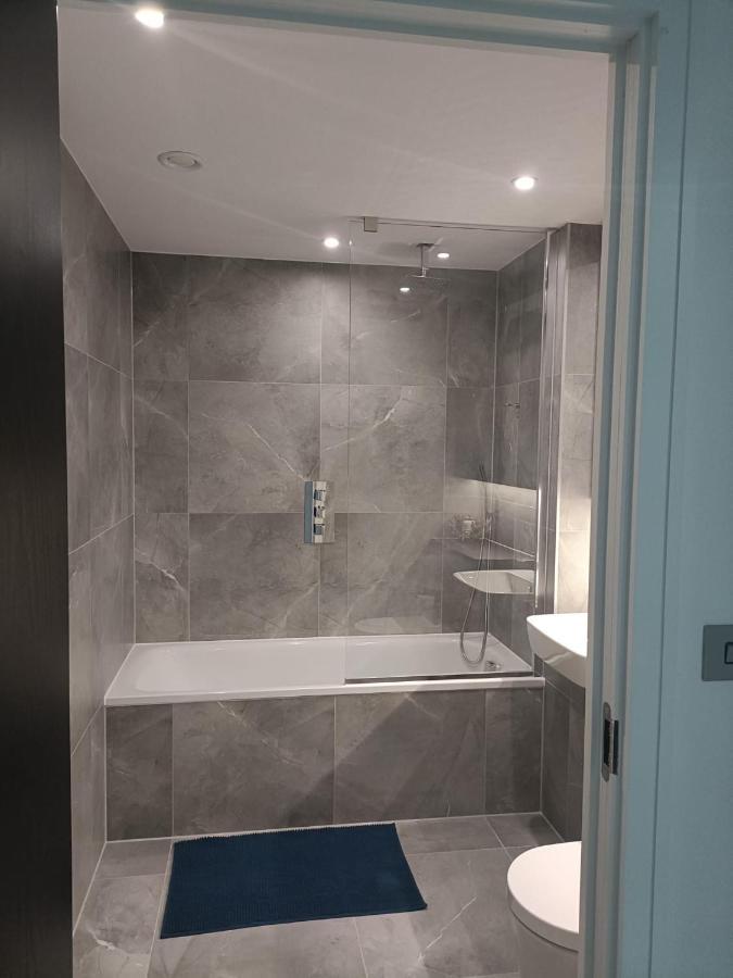 One West Point , Icon Tower Apartment ลอนดอน ภายนอก รูปภาพ
