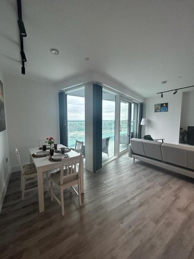 One West Point , Icon Tower Apartment ลอนดอน ภายนอก รูปภาพ