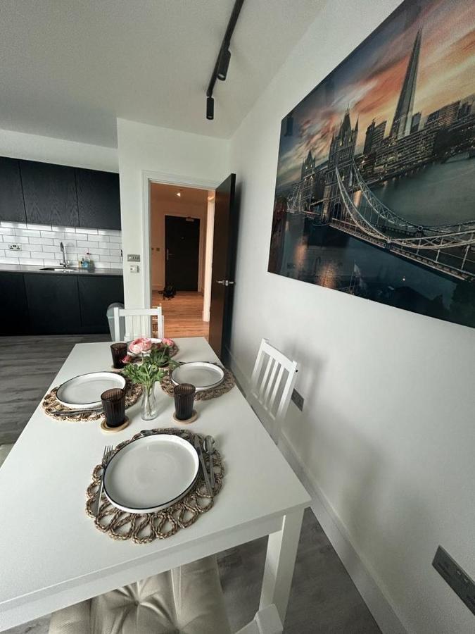 One West Point , Icon Tower Apartment ลอนดอน ภายนอก รูปภาพ